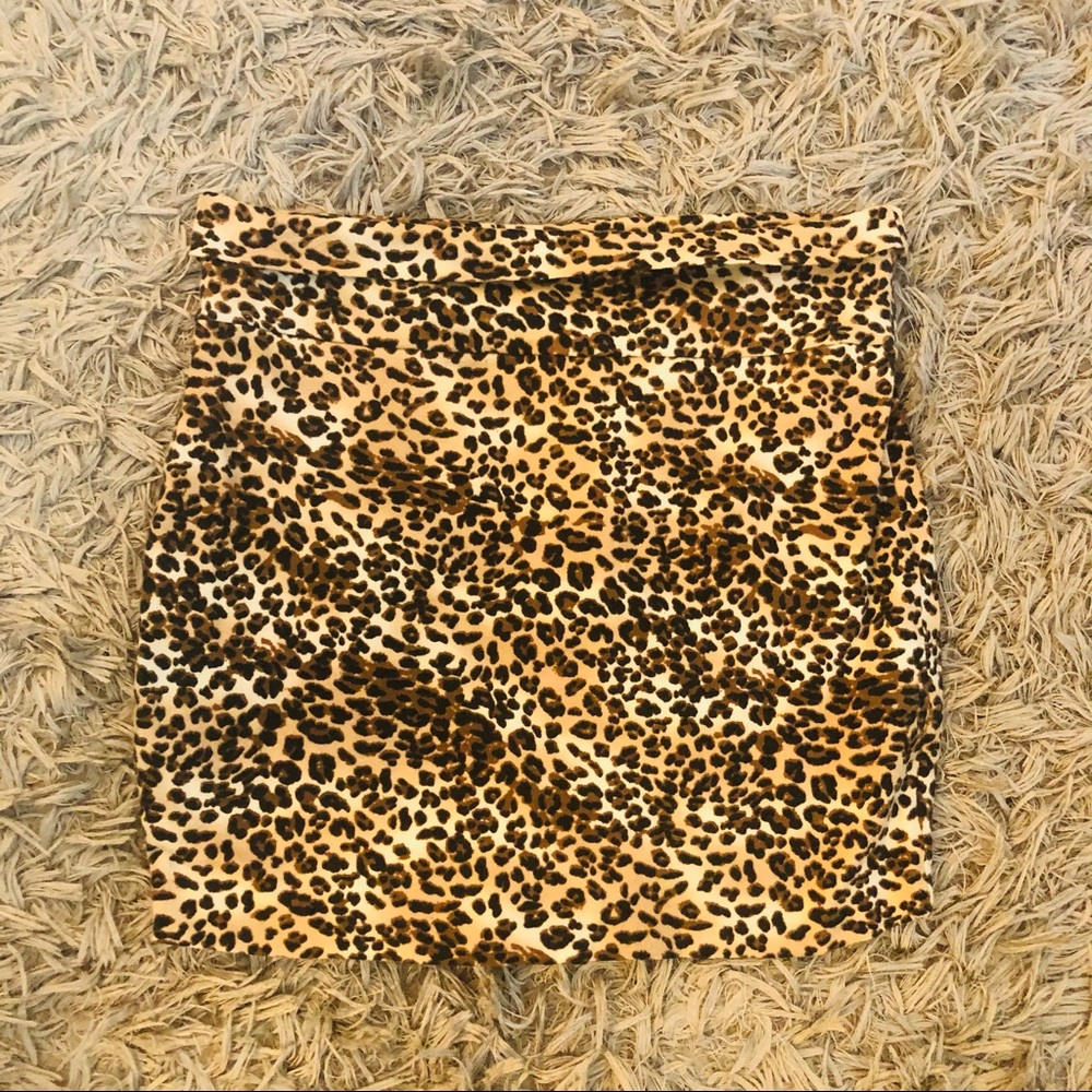 HEART HIPS Black & Gold Leopard  Mini Skirt